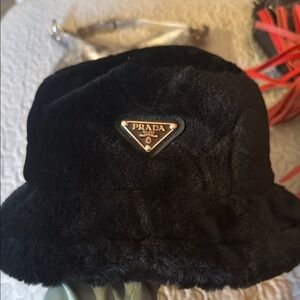Black fuzzy bucket hat